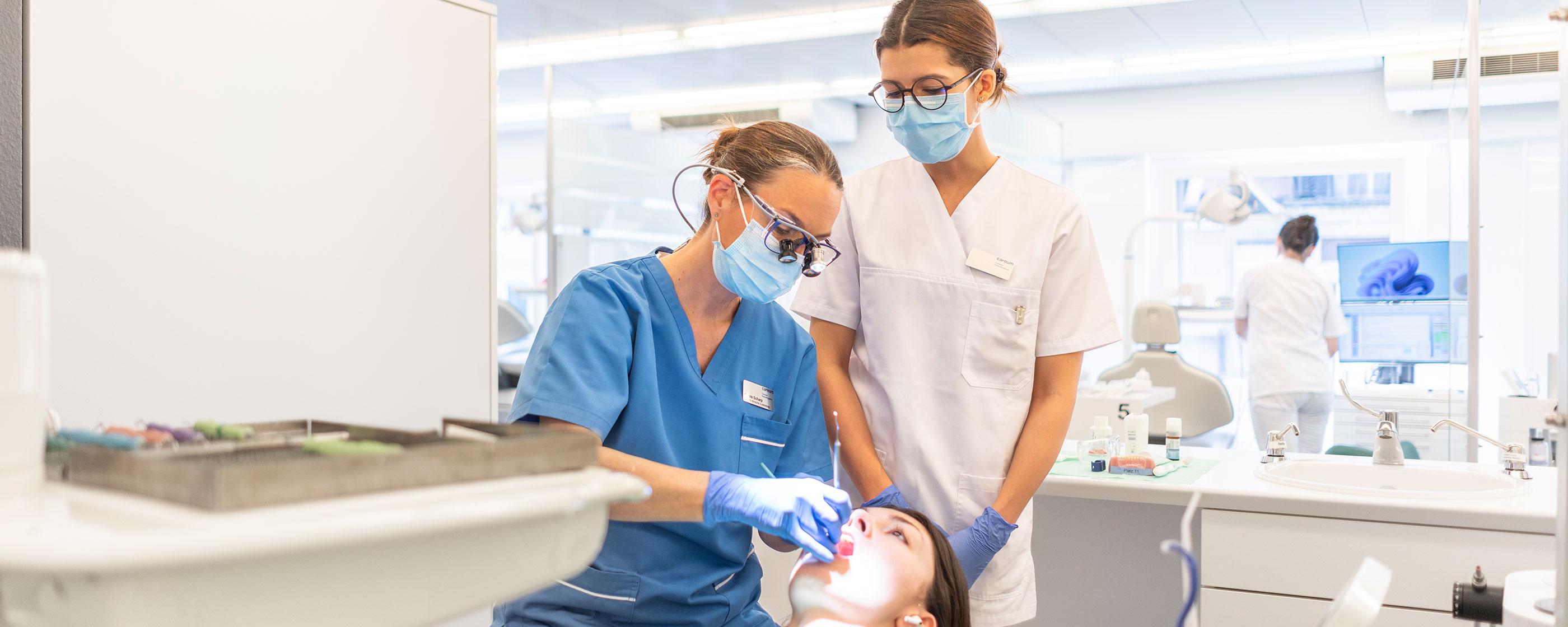 Prophylaxeklinik in der Careum Dentalhygiene